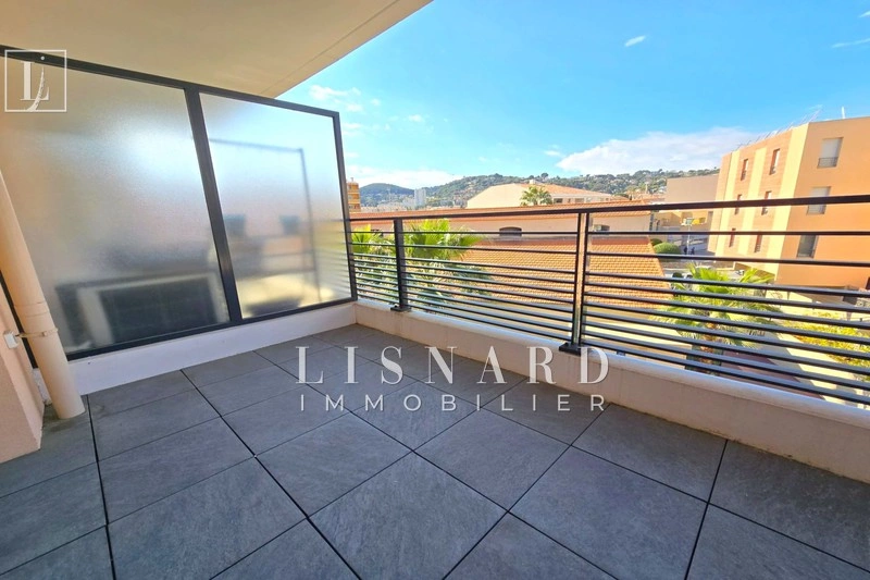 Apartamento con terraza