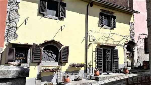 2 - venda apartamento castel del piano toscana itália