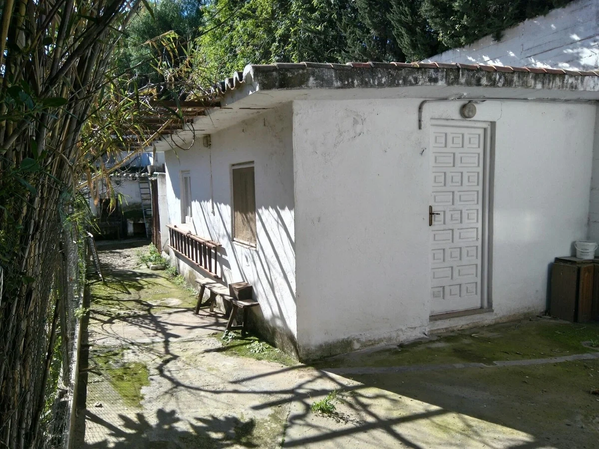 Terreno de 2 216 m²
