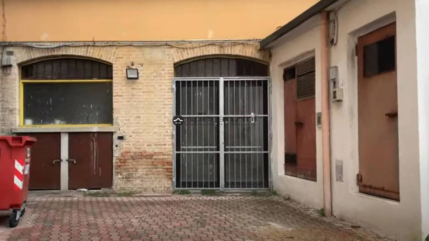 2 - venda edifício fossombrone marcas itália