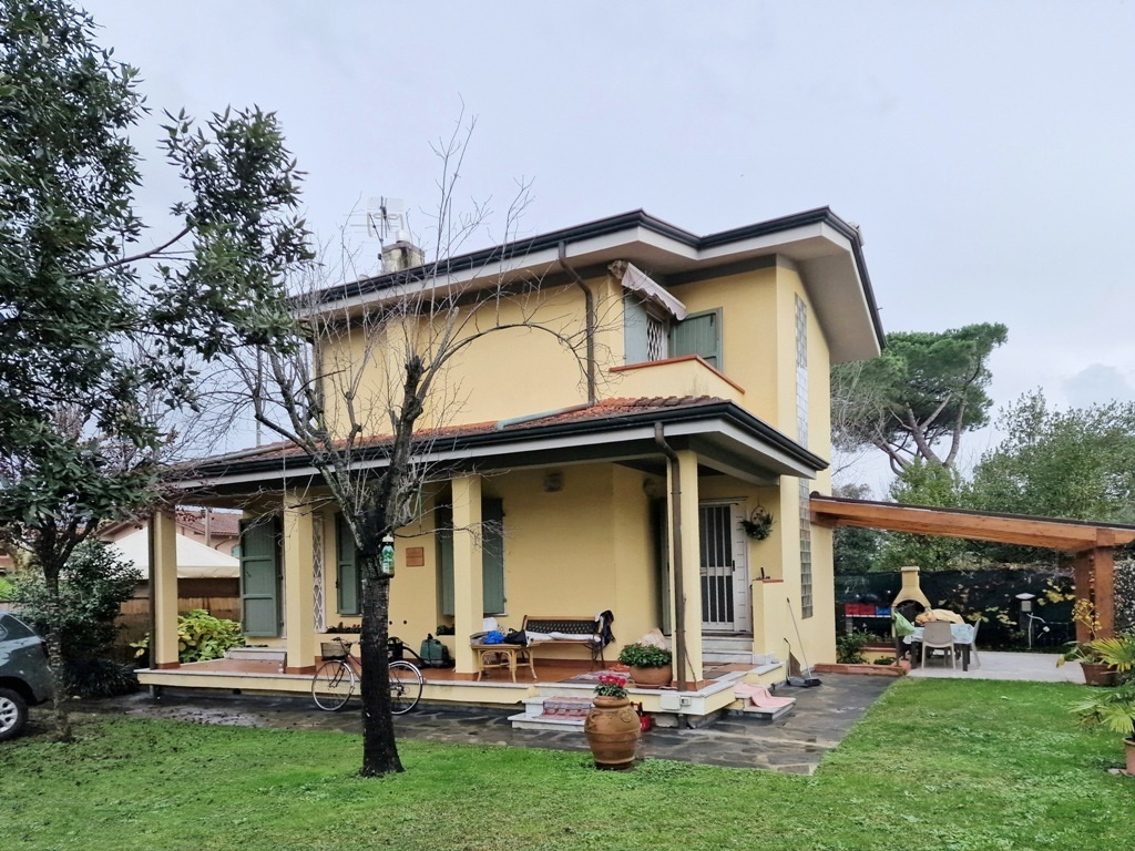 1 - house for sale in massa tuscany italy