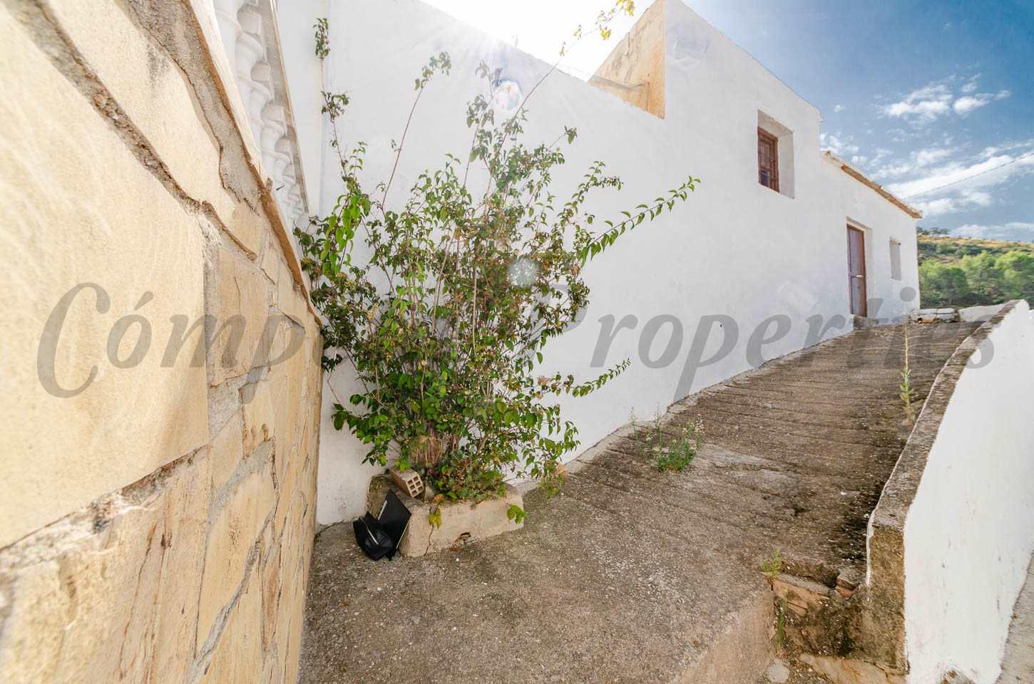 2 - vente maison salares andalousie espagne
