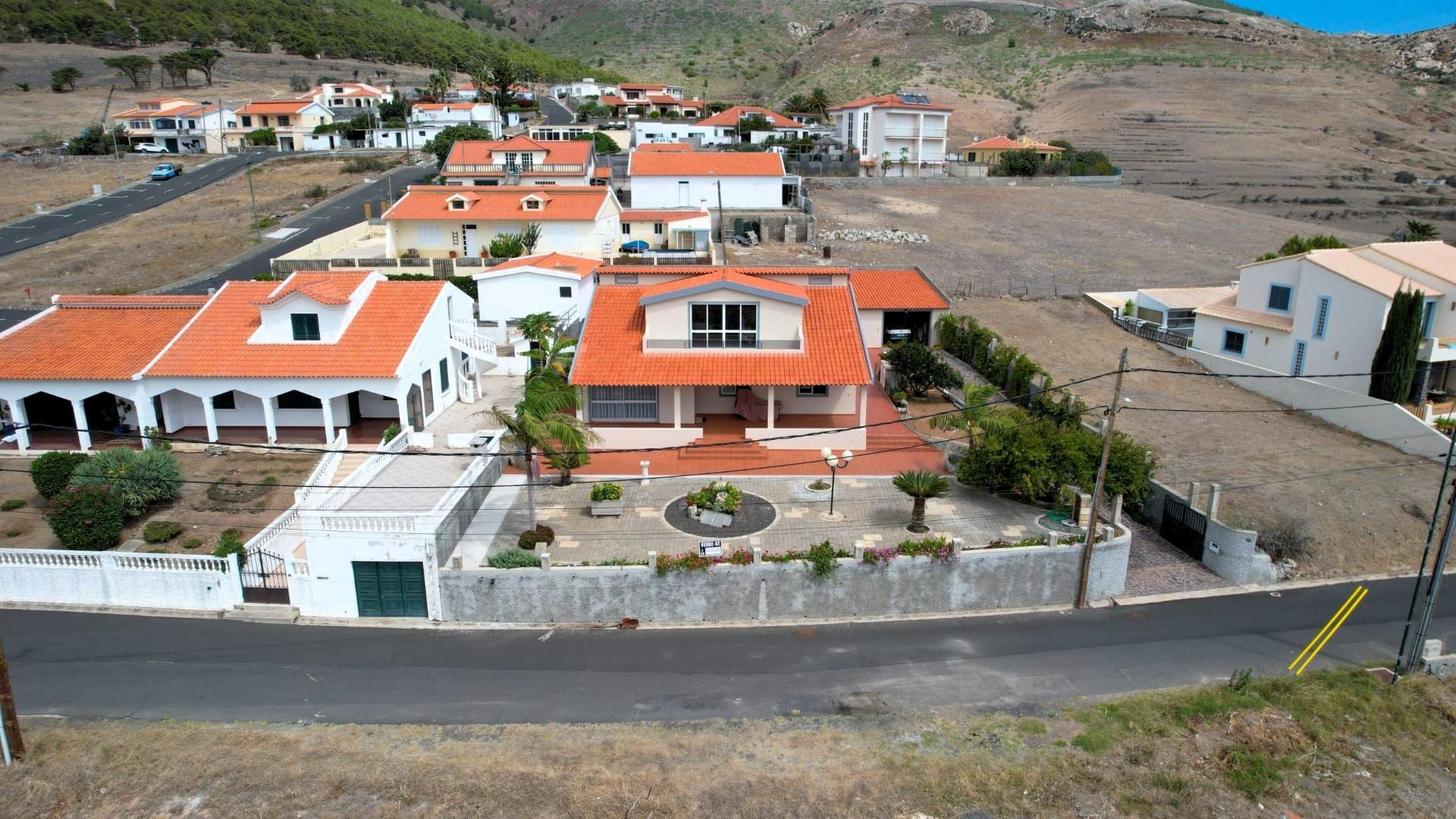 2 - verkoop huis aan het water porto santo madeira portugal