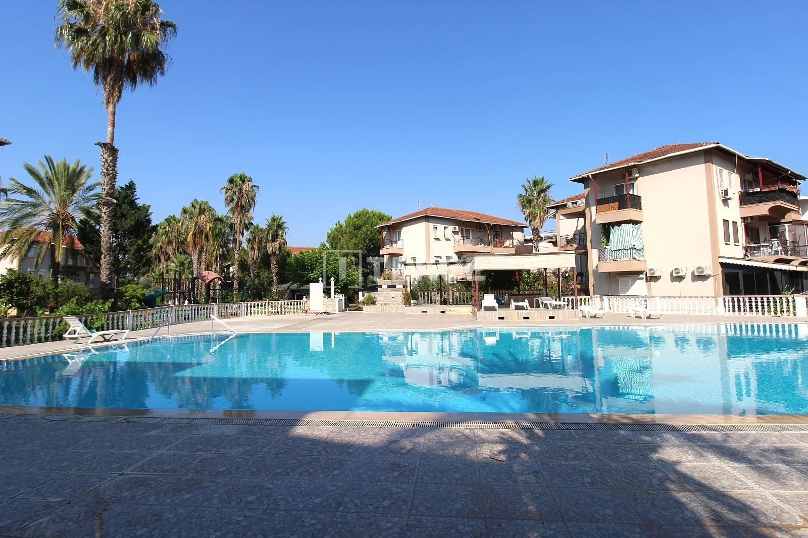 1 - verkoop appartement strand to voet serik antalya turkije