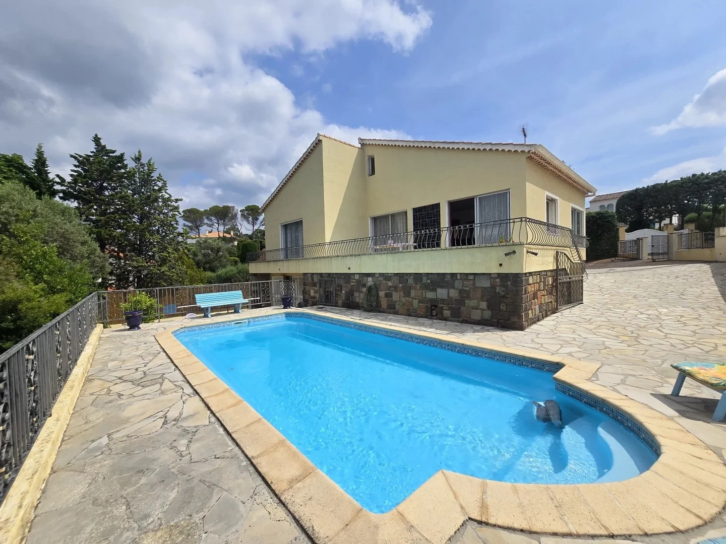 1 - sea view villa for sale in saint-raphaël var france