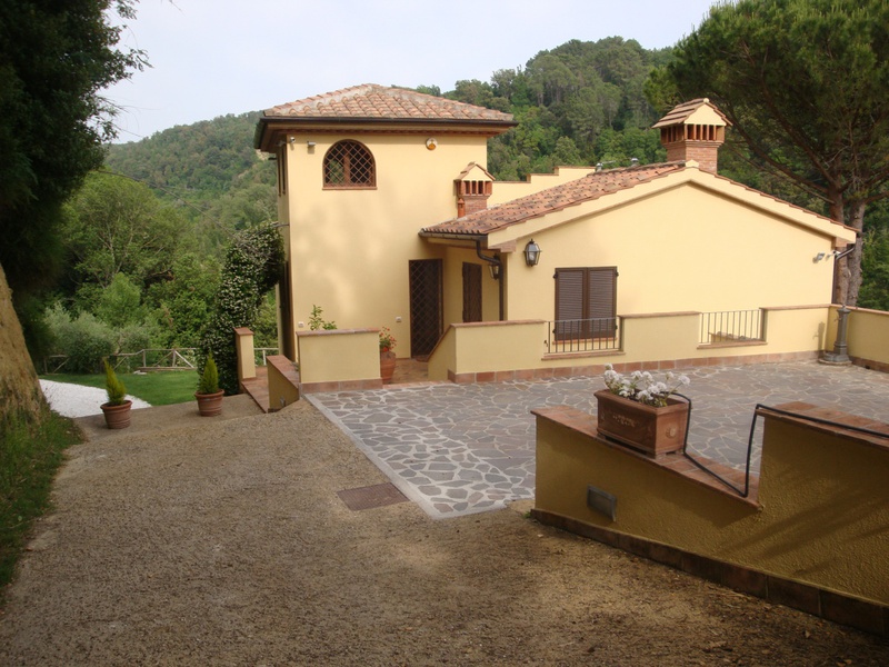 2 - vendita casa riparbella toscana italia
