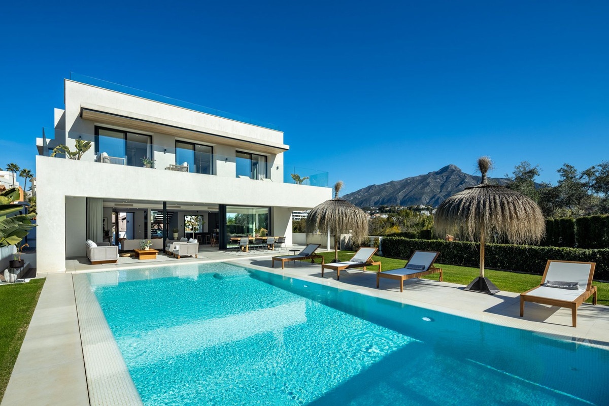 2 - vente maison vue mer nueva andalucia andalousie espagne
