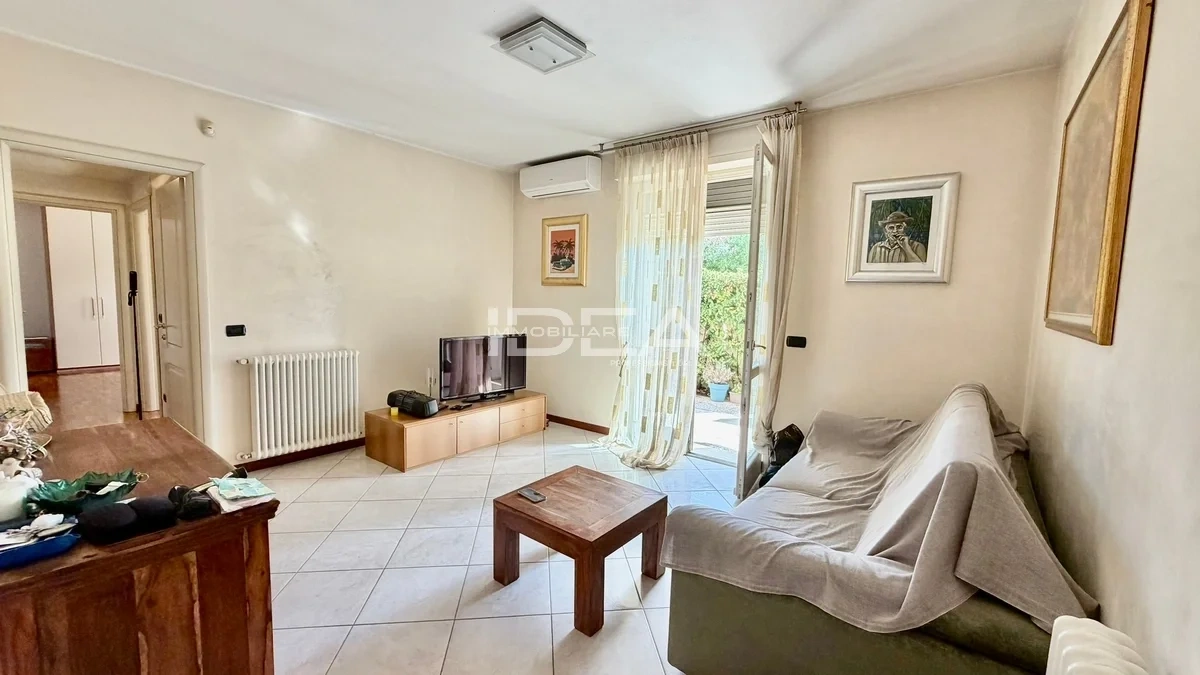 2 - vendita appartamento viareggio toscana italia