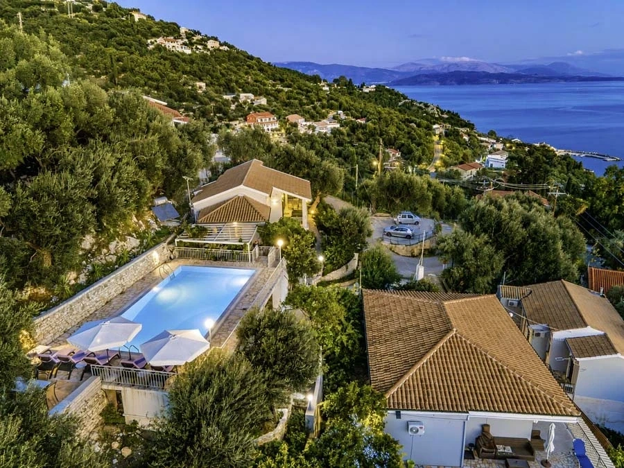 2 - vente villa vue mer nissaki îles ioniennes grèce