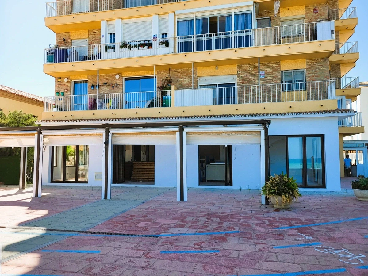 2 - venta comercio vista al mar san luis de sabinillas andalucía españa