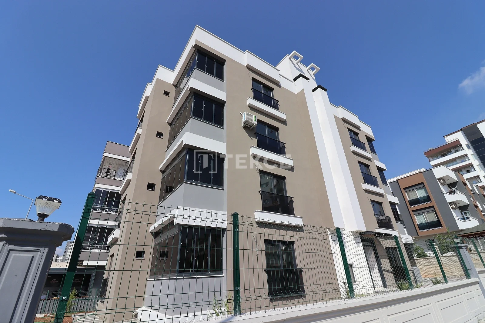 2 - verkoop appartement aan het water yenisehir mersin turkije
