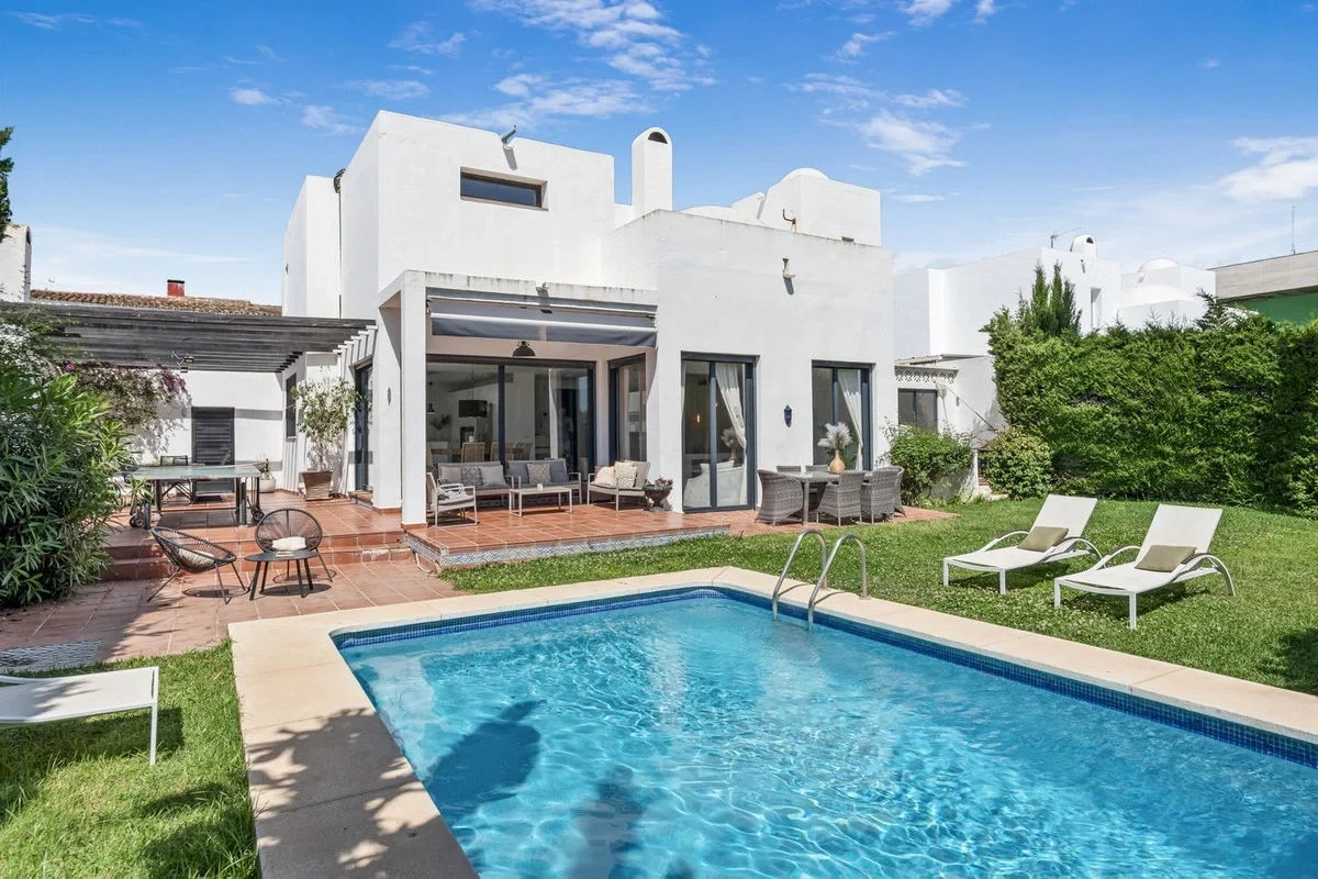 1 - venda villa a praia ao pé nueva andalucia andaluzia espanha