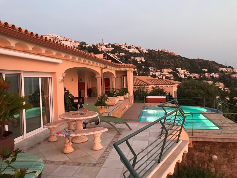2 - verkauf haus meerblick roses katalonien spanien