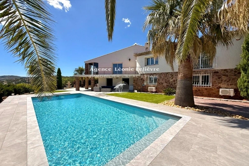 2 - vente maison vue mer les issambres var france