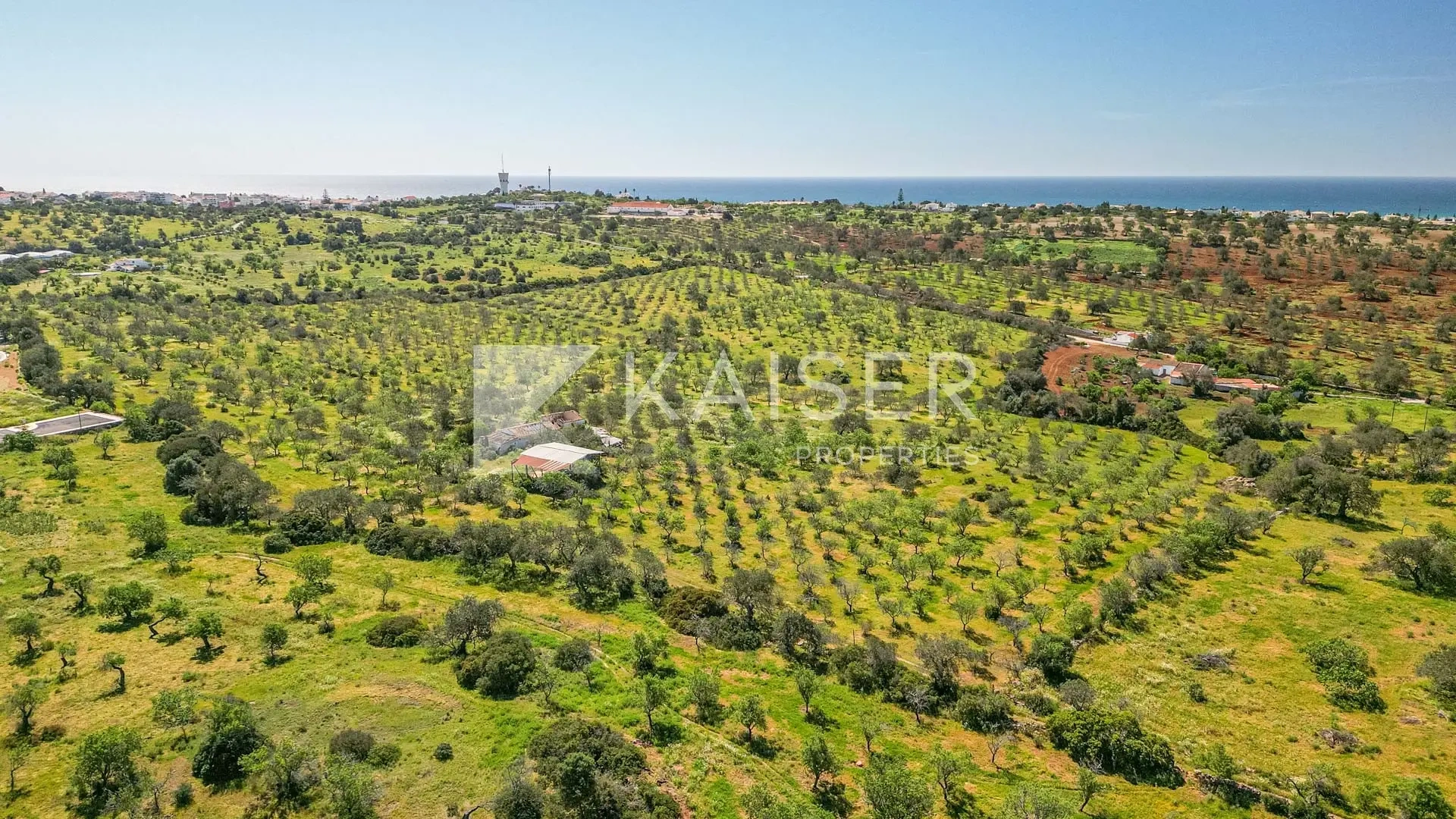 Terreno de 126 810 m²