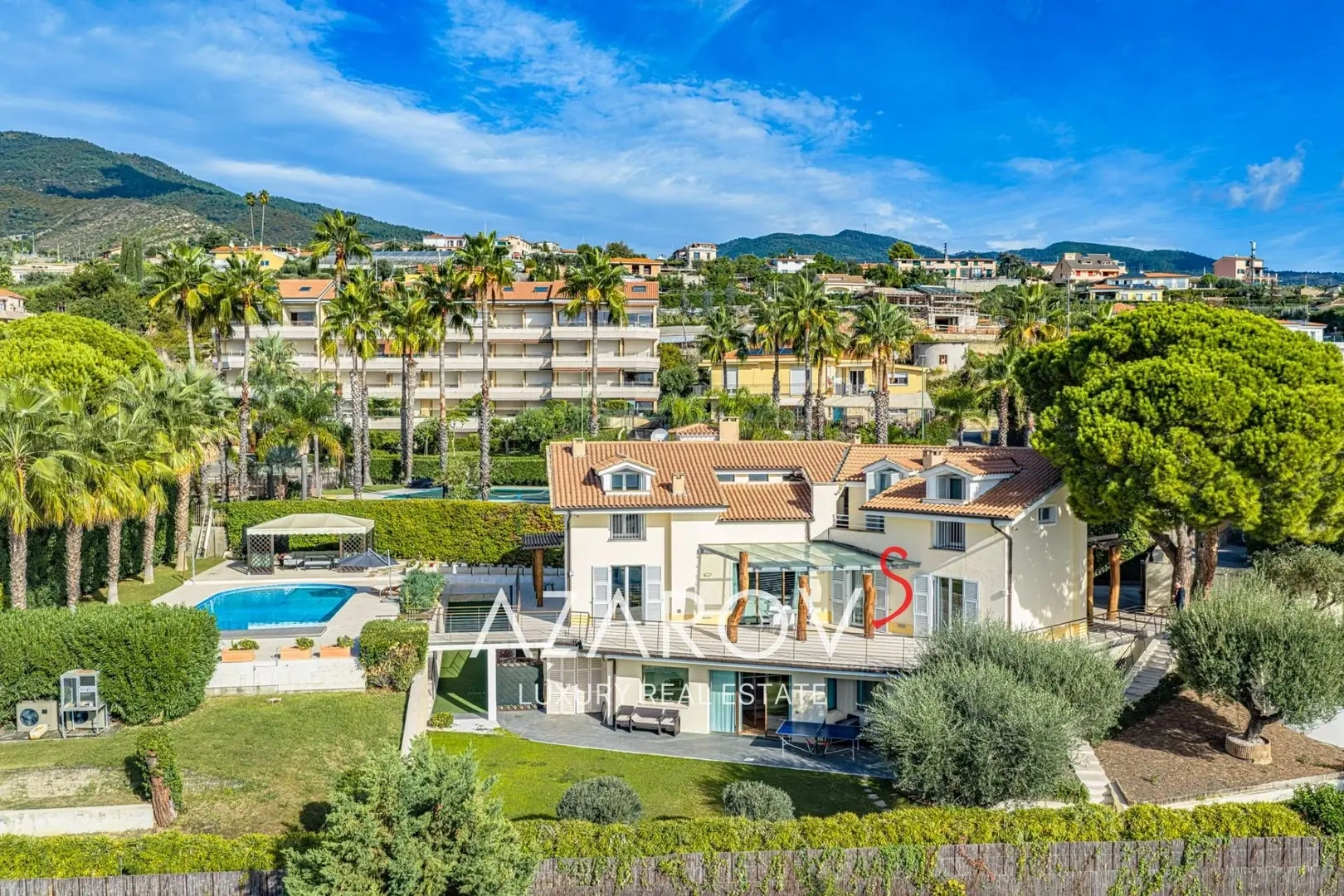 2 - продажа villa ноги в воде sanremo лигурия италия