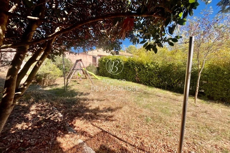 2 - house for sale in saint-maximin-la-sainte-baume var france