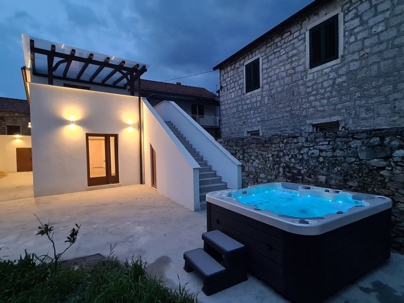 2 - vendita casa vista mare jelsa spalatino-dalmata croazia