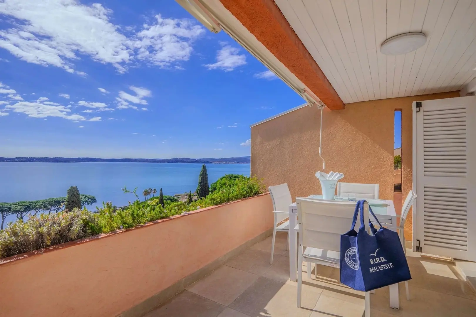 1 - location vacances appartement vue mer sainte-maxime var france