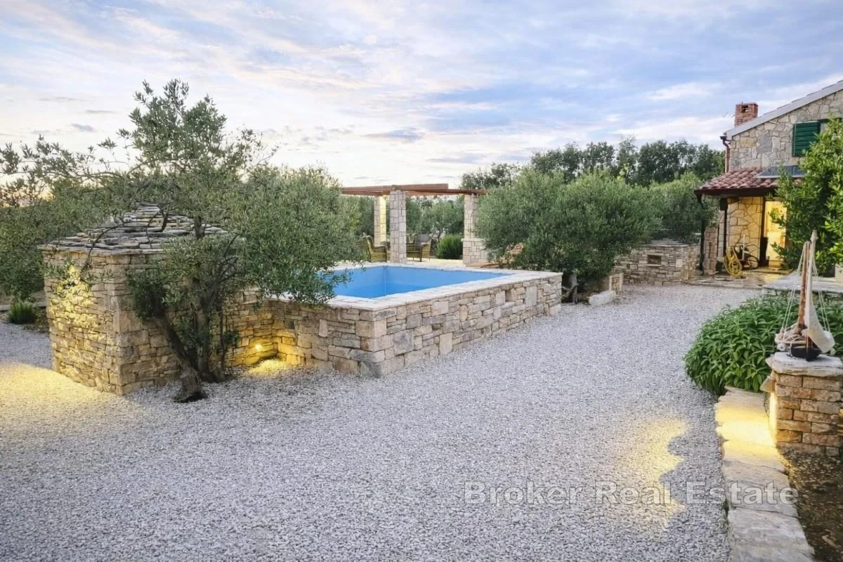 2 - vente maison plage à pied solta split-dalmatie croatie