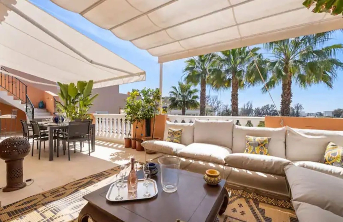 Apartamento frente al mar con piscina