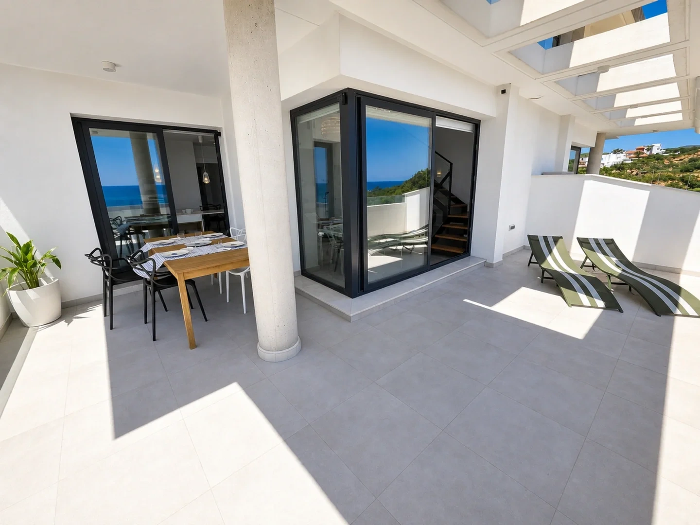 2 - verkoop appartement aan het water la alcaidesa andalusië spanje