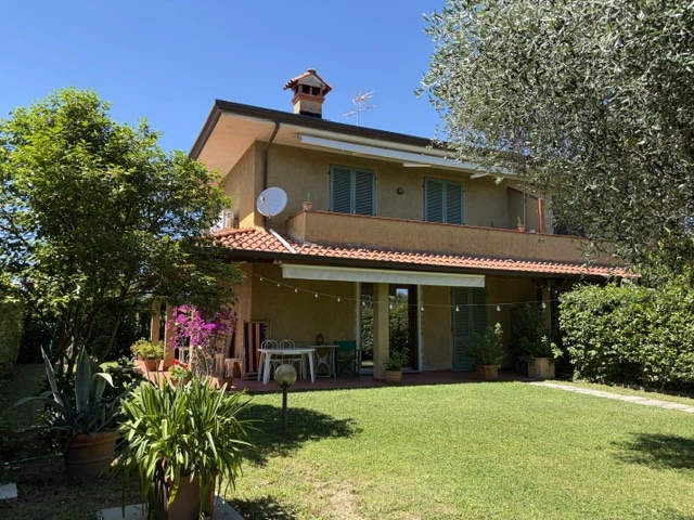 1 - location vacances maison forte dei marmi toscane italie