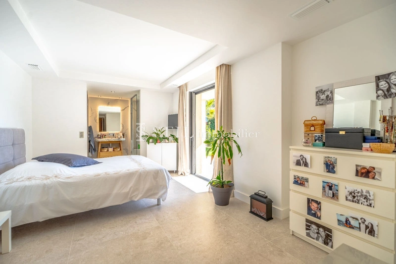 2 - sea view villa for sale in sainte-maxime var france