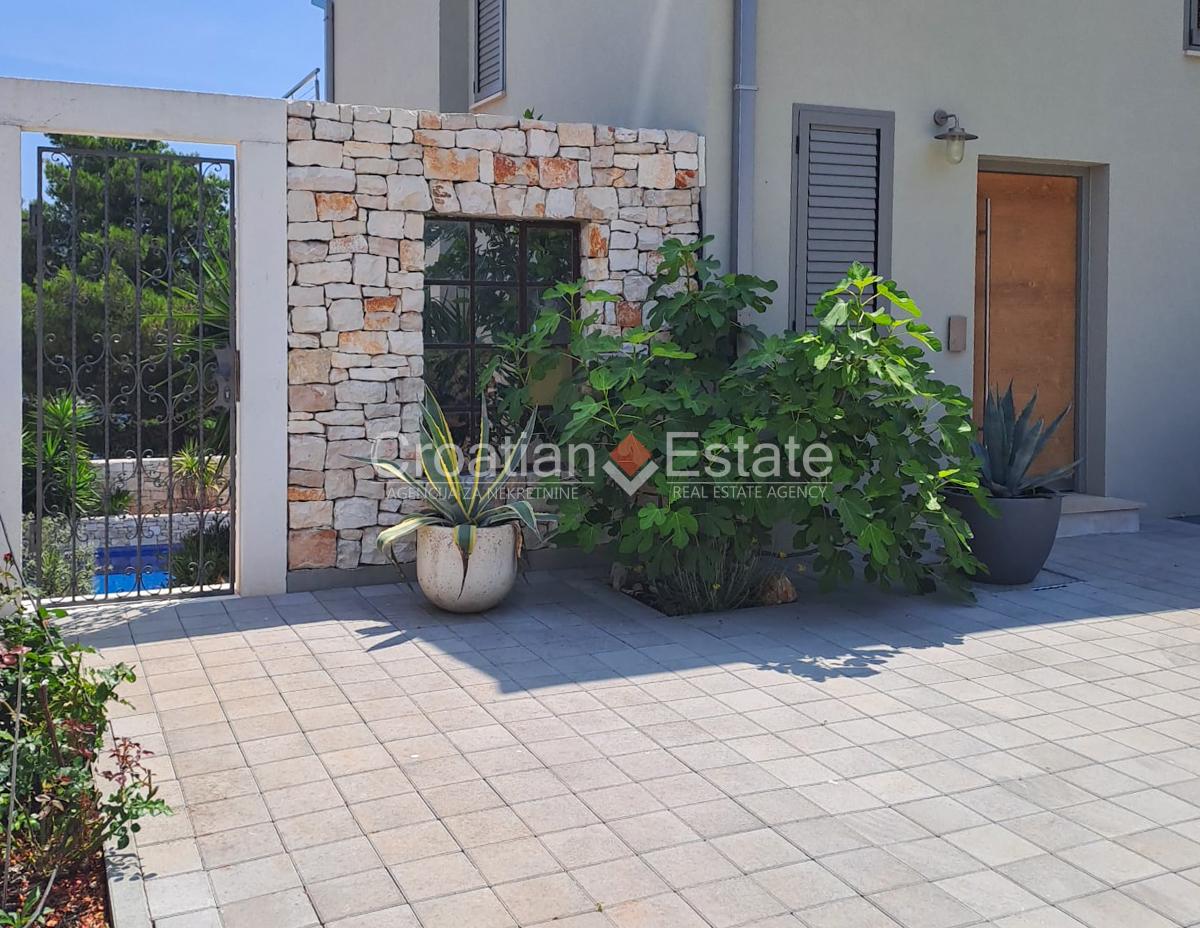 2 - vendita casa vista mare brač spalatino-dalmata croazia