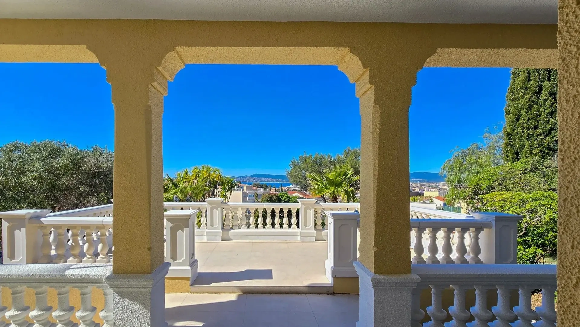 1 - продажа villa вид моря сен-рафаэль вар франция