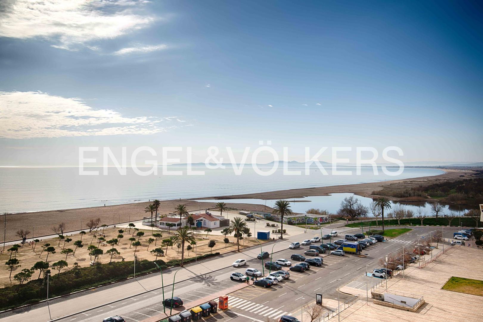 1 - продажа квартира ноги в воде empuriabrava - costa brava каталония испания
