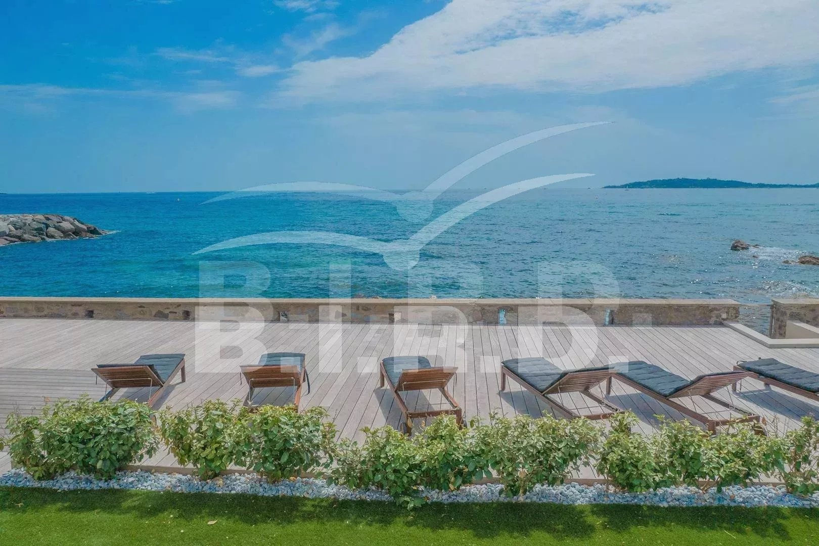 1 - location vacances maison pieds dans l'eau sainte-maxime var france