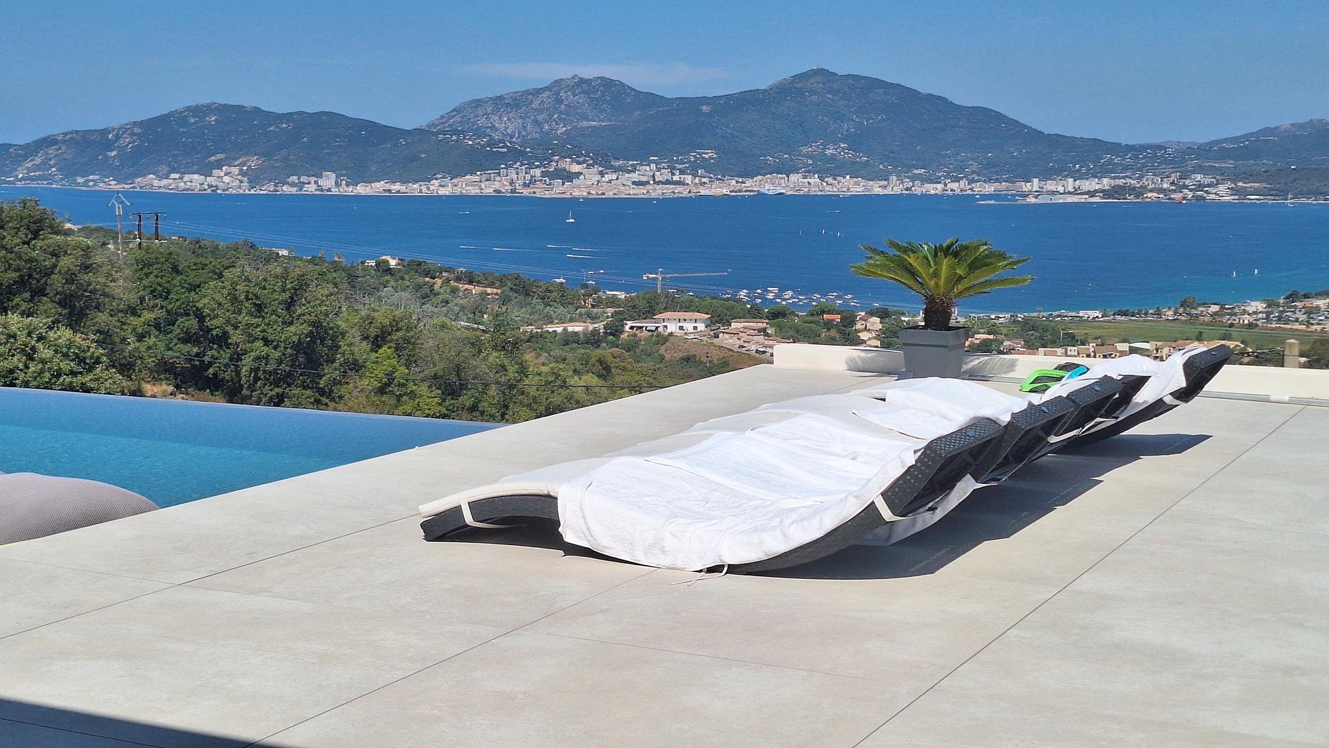 2 - venta propiedad vista al mar porticcio córcega del sur francia