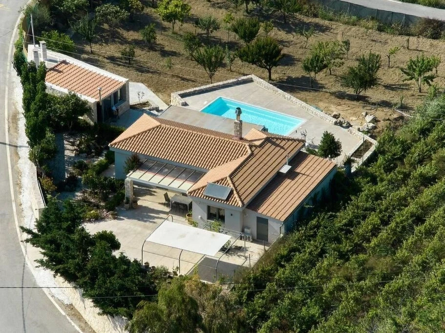 2 - vendita casa galatás creta grecia