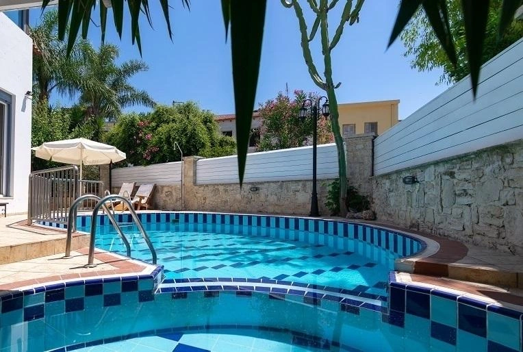 1 - vente maison vue mer loutra crète grèce