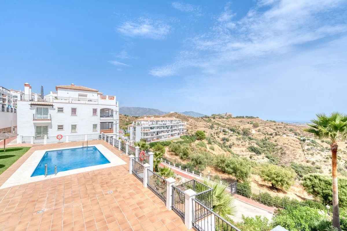 2 - apartment for sale in calahonda - costa del sol andalusia spain