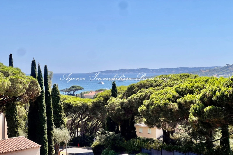 Apartamento vista al mar con piscina