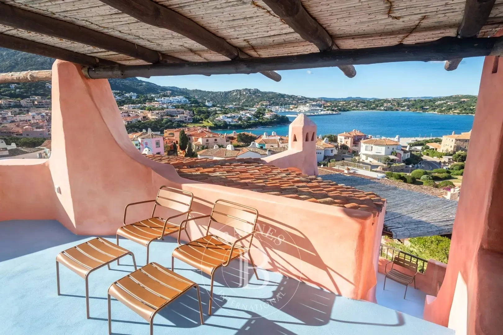 4 bedroom sea view apartment