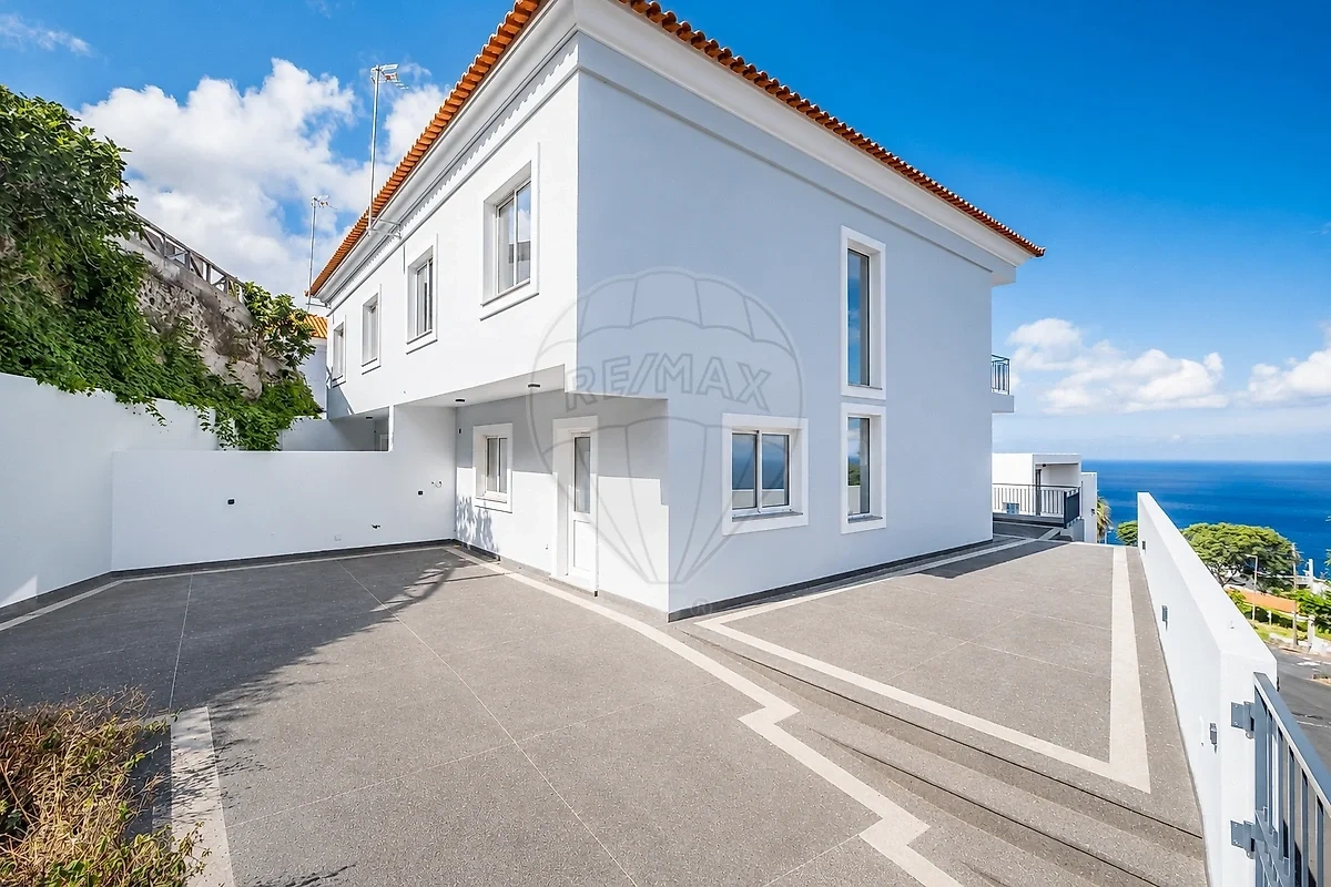 1 - sea view house for sale in santa cruz madeira portugal