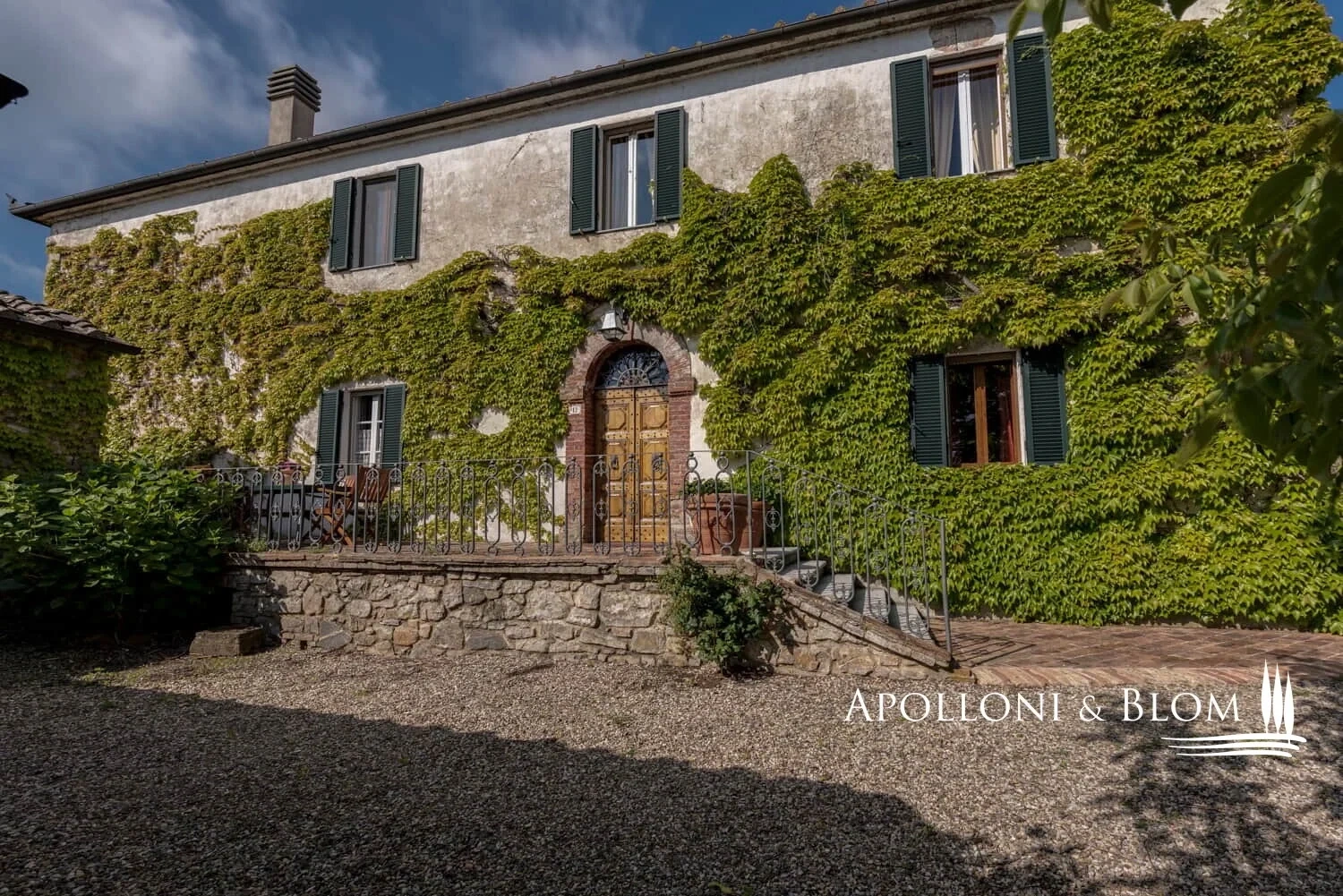 2 - house for sale in murlo tuscany italy
