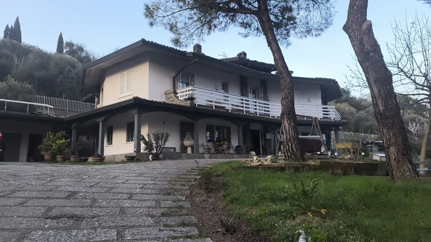 2 - villa for sale in salò lombardy italy