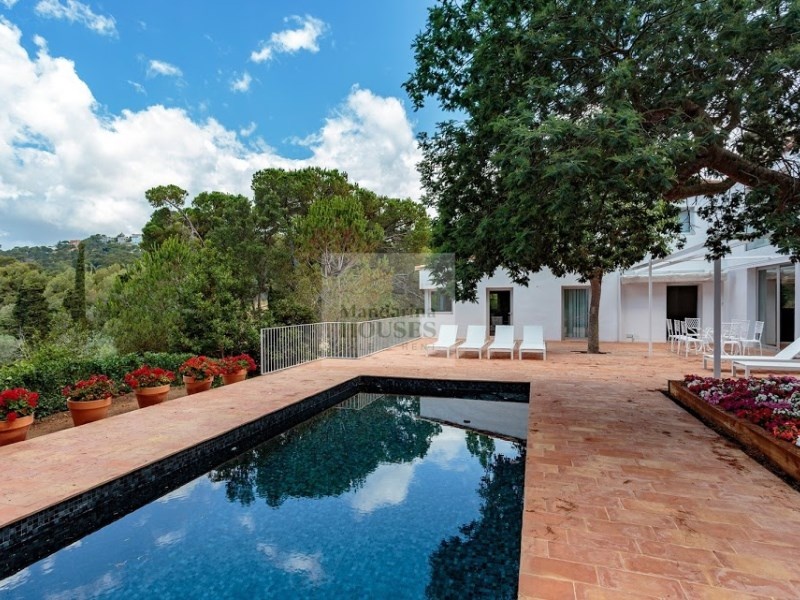 Exceptional villa located next to the botanical garden
