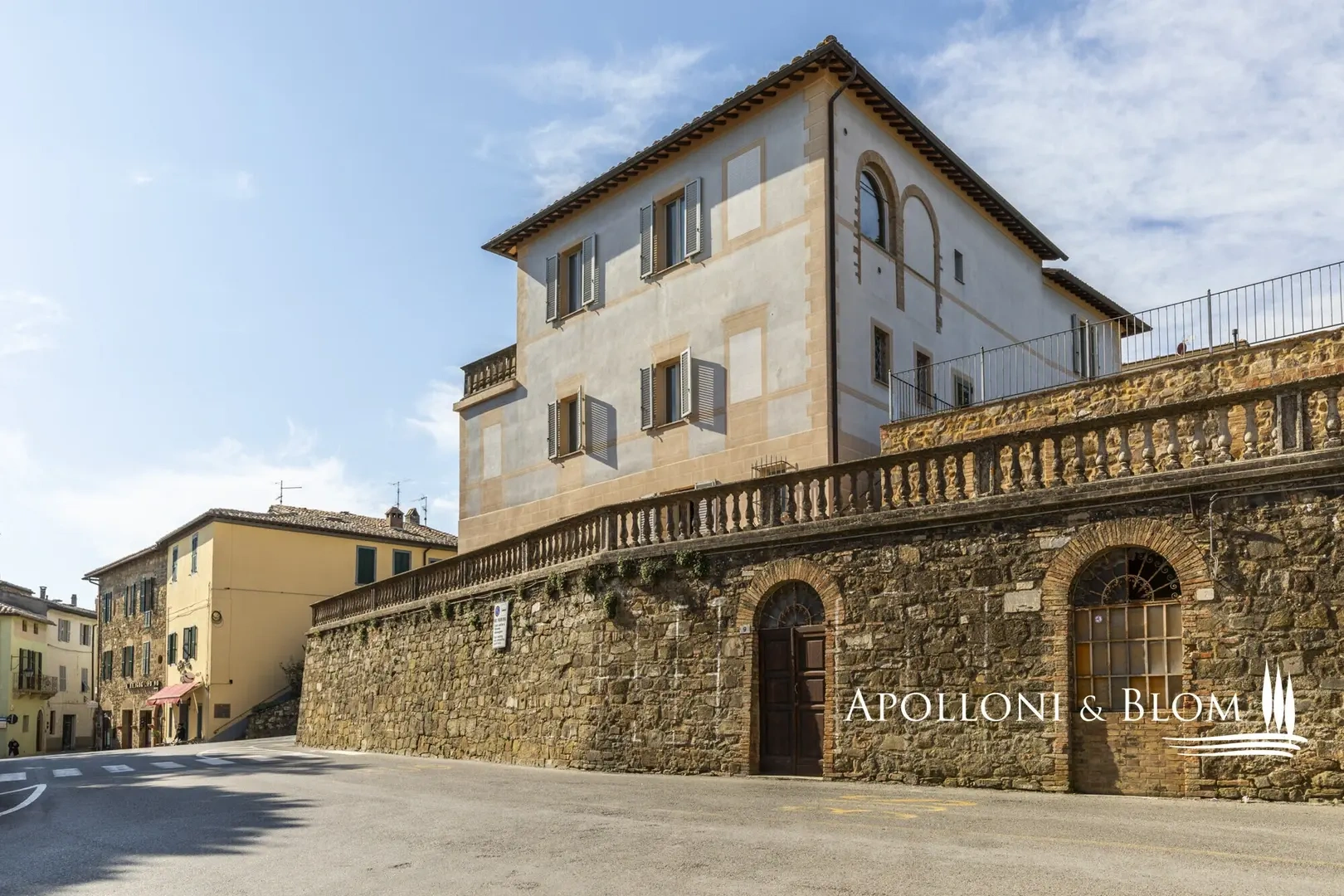 1 - verkoop huis montalcino tuscany italië