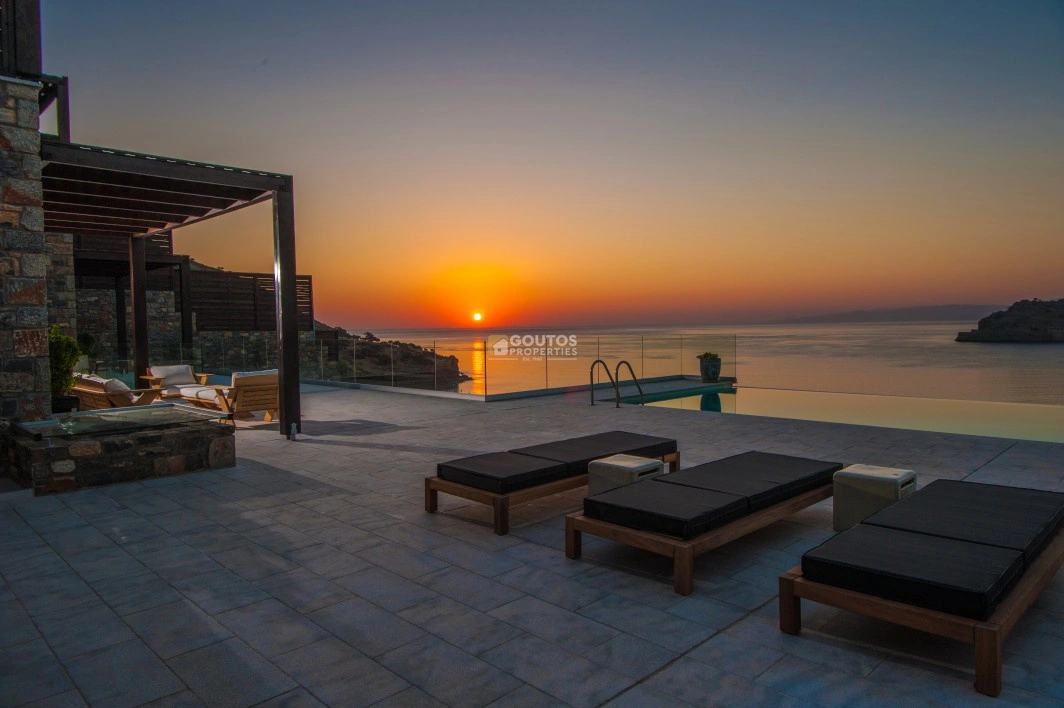 2 - venta casa vista al mar pláka creta grecia