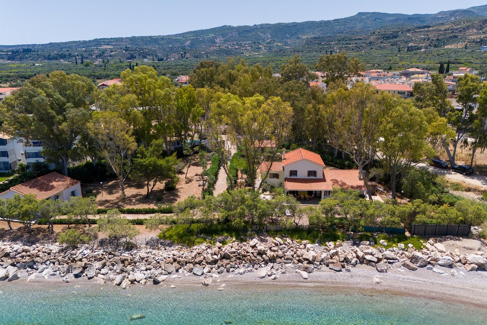 2 - vente maison pieds dans l'eau xylokastro-evrostini péloponnèse grèce