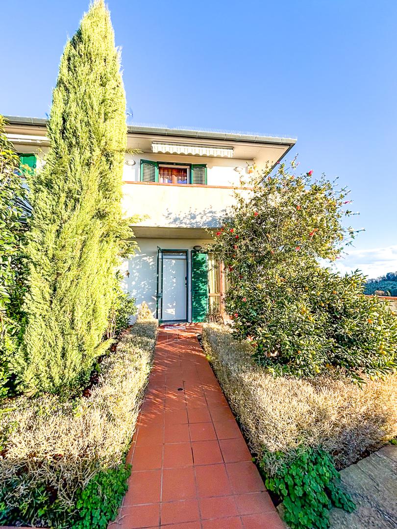 Sea view house for sale
