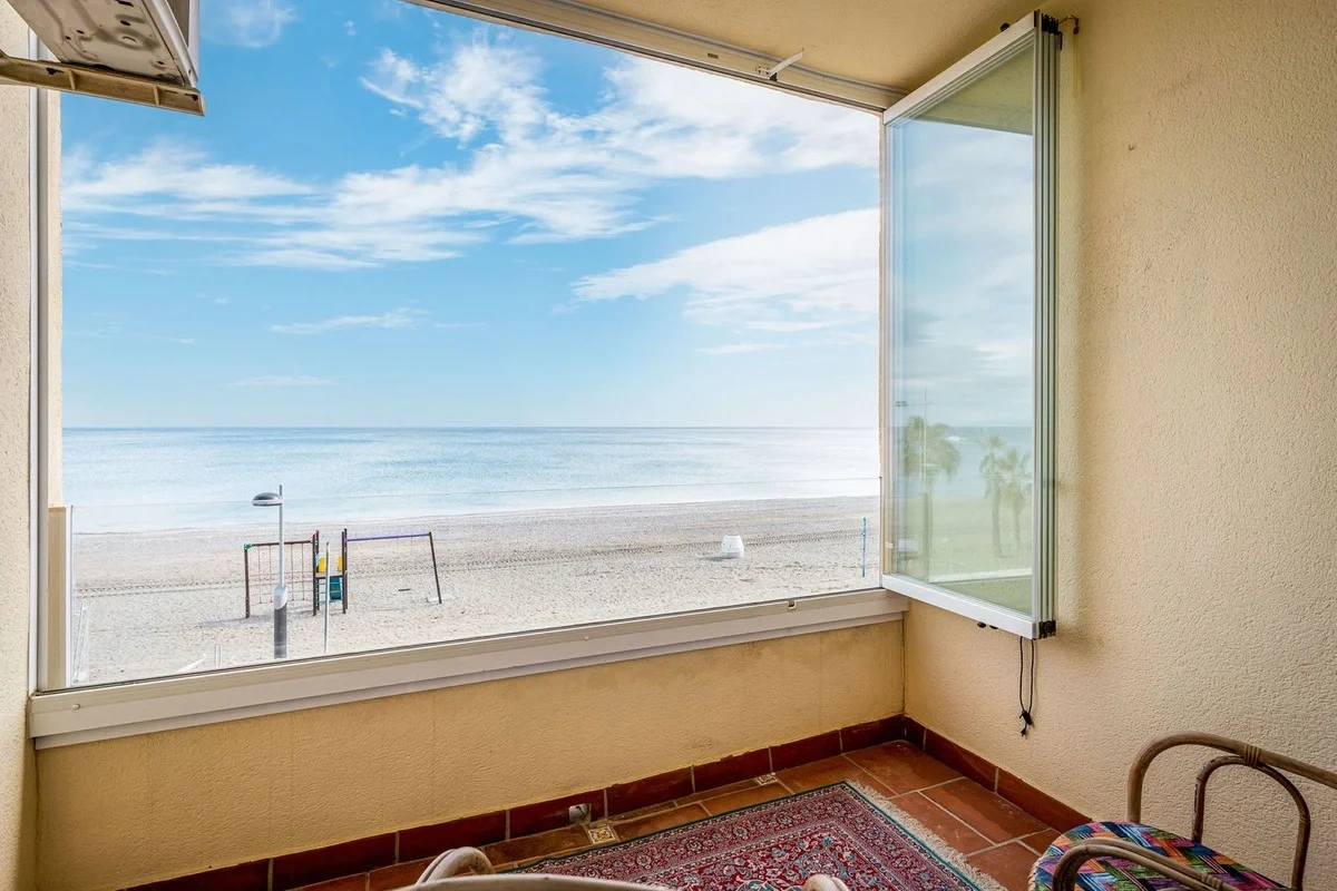1 - verkoop appartement aan het water manilva andalusië spanje