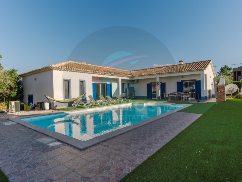 House for sale in Vale da Telha of 194 m²