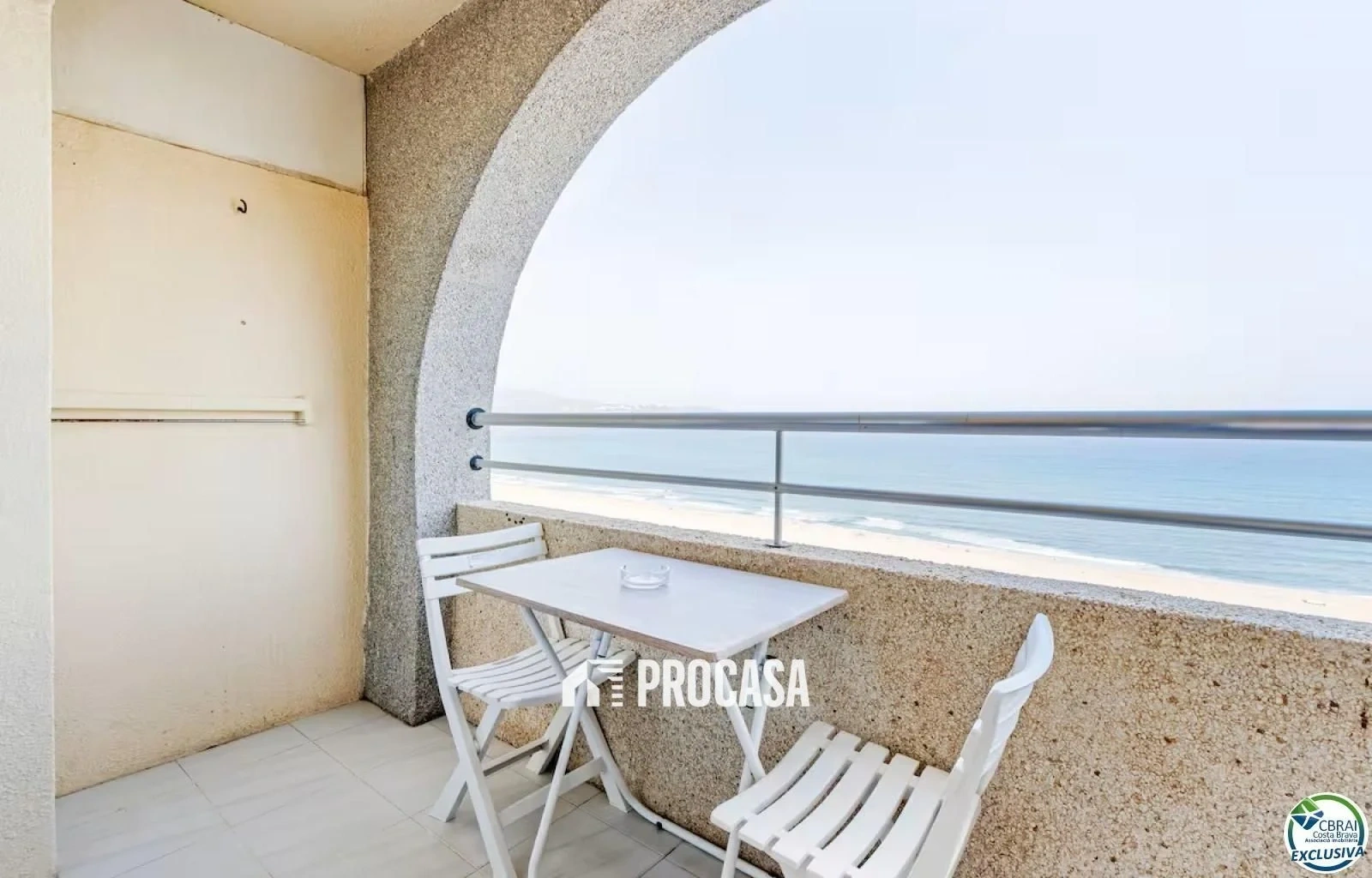 2 - venda apartamento a praia ao pé empuriabrava catalunha espanha