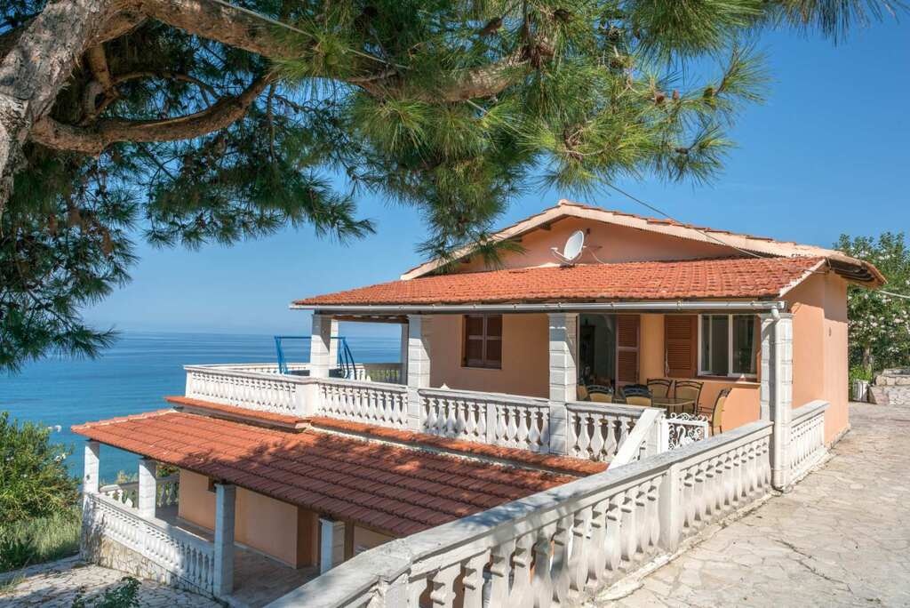 1 - waterfront house for sale in mesongí ionian islands greece